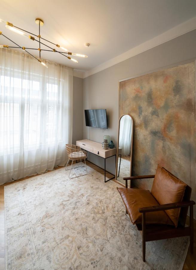 Nest Hotel Gyor Ngoại thất bức ảnh