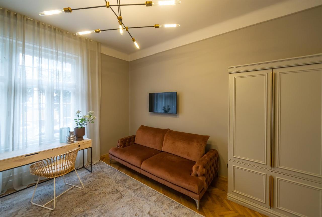 Nest Hotel Gyor Ngoại thất bức ảnh