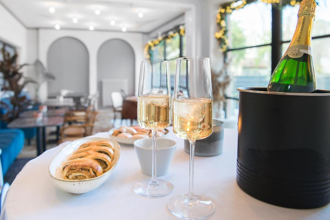 Nest Hotel Gyor Ngoại thất bức ảnh